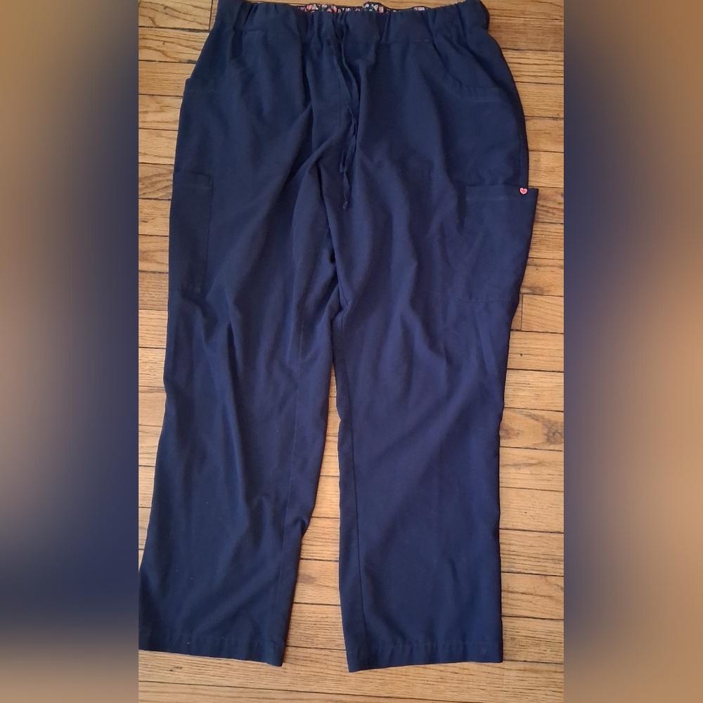 Betsey Johnson - Women’s Navy Blue Plus Size Scrub Set. Size 2X - Picture 7 of 16